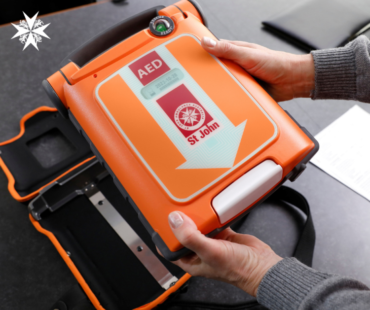 AED, G5